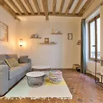 Beautiful Apartment In The 19Th District